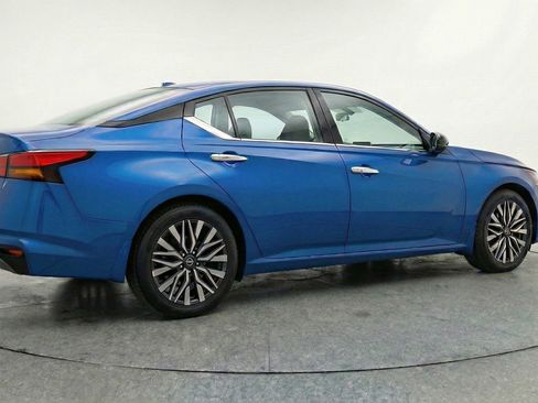 Used 2025 Nissan Altima 2.5 SV image 9