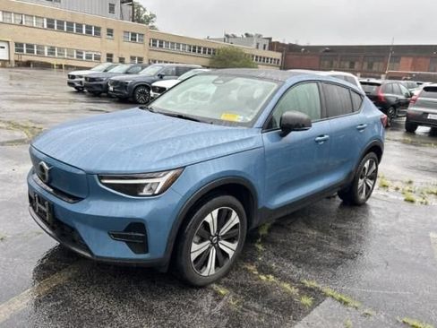 Used 2023 Volvo C40 Recharge Core AWD/4WD image 2