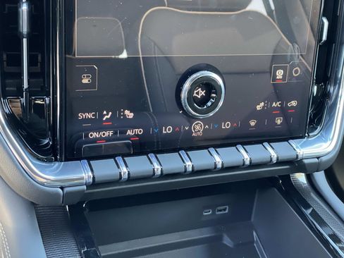 New 2026 GMC Yukon Elevation image 15