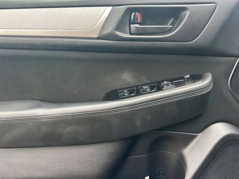 Used 2017 Subaru Outback 2.5i AWD/4WD image 12