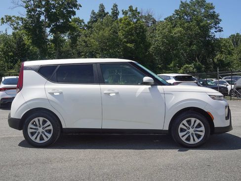 Used 2021 Kia Soul LX FWD image 15