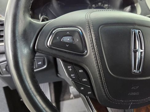 Used 2017 Lincoln MKZ Select image 16