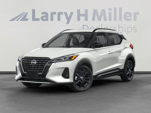 Used 2022 Nissan Kicks SR image 4