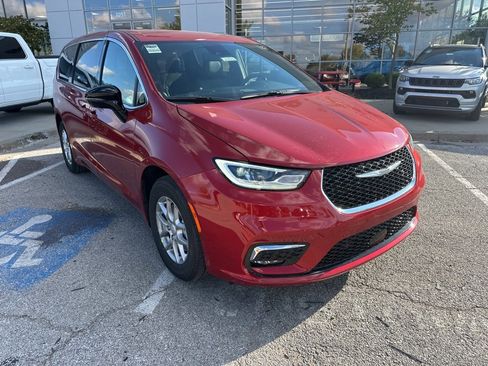 New 2026 Chrysler Pacifica Select image 7