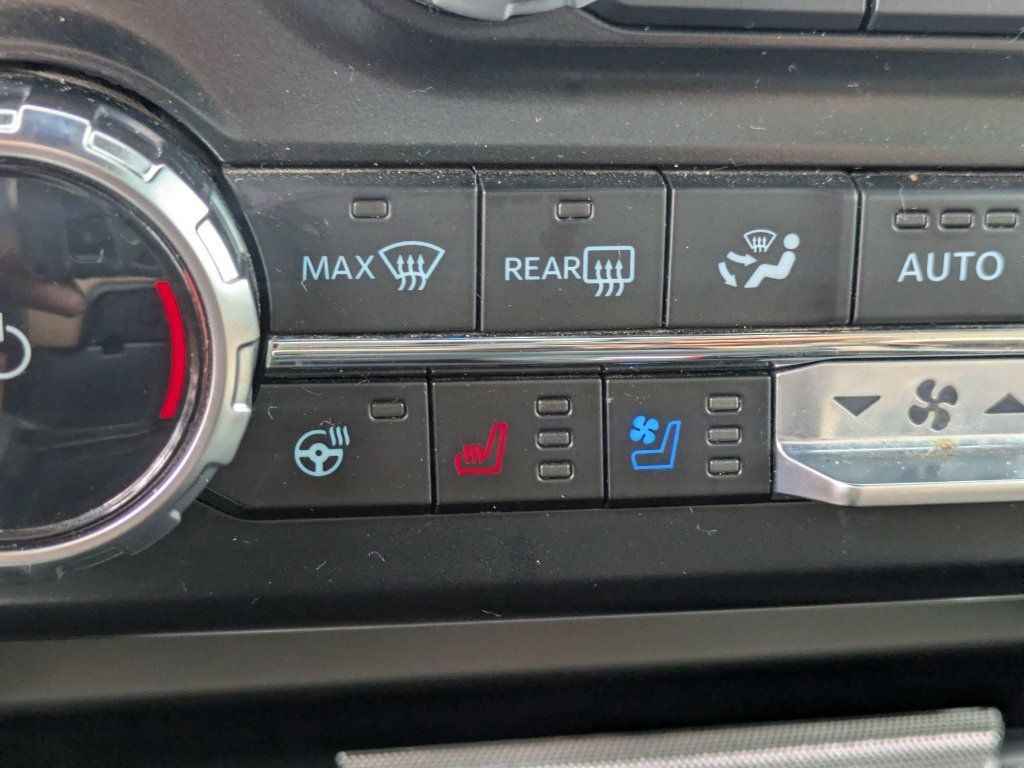 Used 2023 Ford F250 Lariat w/ Lariat Ultimate Package AWD/4WD image 25