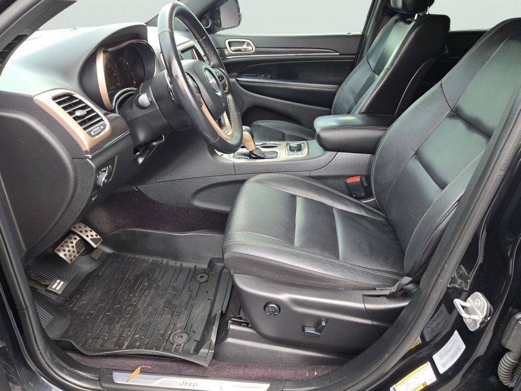 Used 2017 Jeep Grand Cherokee Limited AWD/4WD image 27