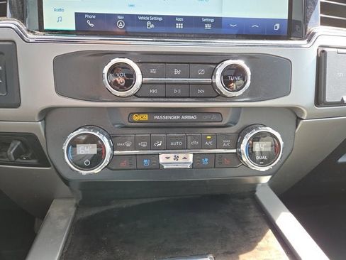 Used 2022 Ford F350 Lariat w/ Lariat Ultimate Package image 18
