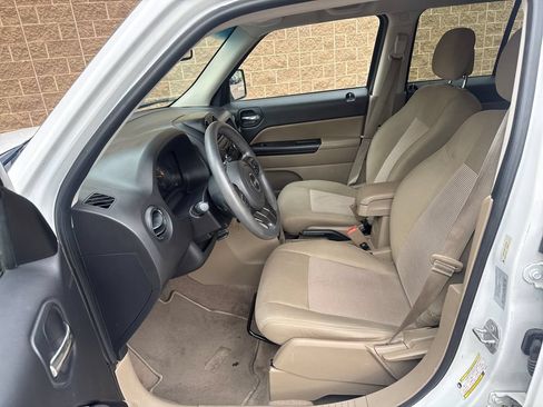 Used 2015 Jeep Patriot Sport w/ Power Value Group FWD image 12