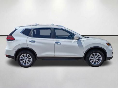 Used 2019 Nissan Rogue SV AWD/4WD image 3