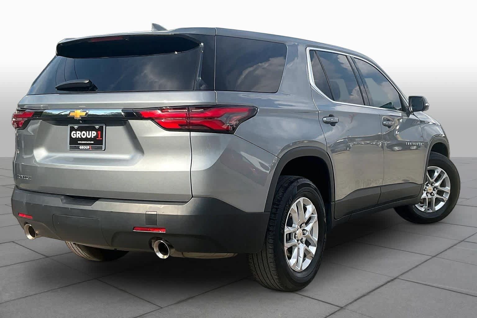 Used 2023 Chevrolet Traverse LS w/ Safety Package FWD image 13