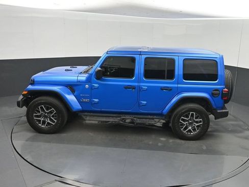 Used 2024 Jeep Wrangler Unlimited Sahara w/ Technology Group AWD/4WD image 43
