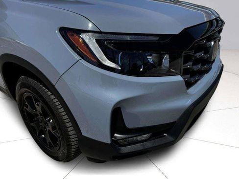 Used 2022 Honda Passport TrailSport image 11