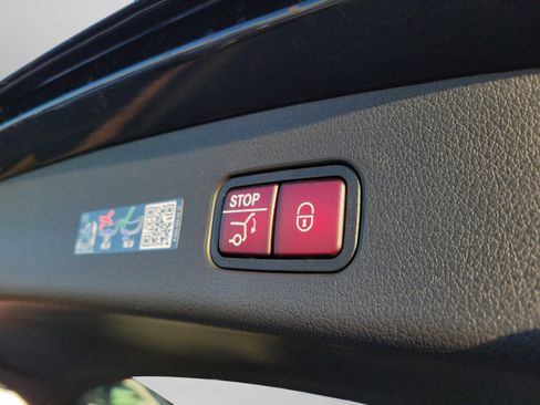 Certified 2026 Mercedes-Benz GLC 300 image 32