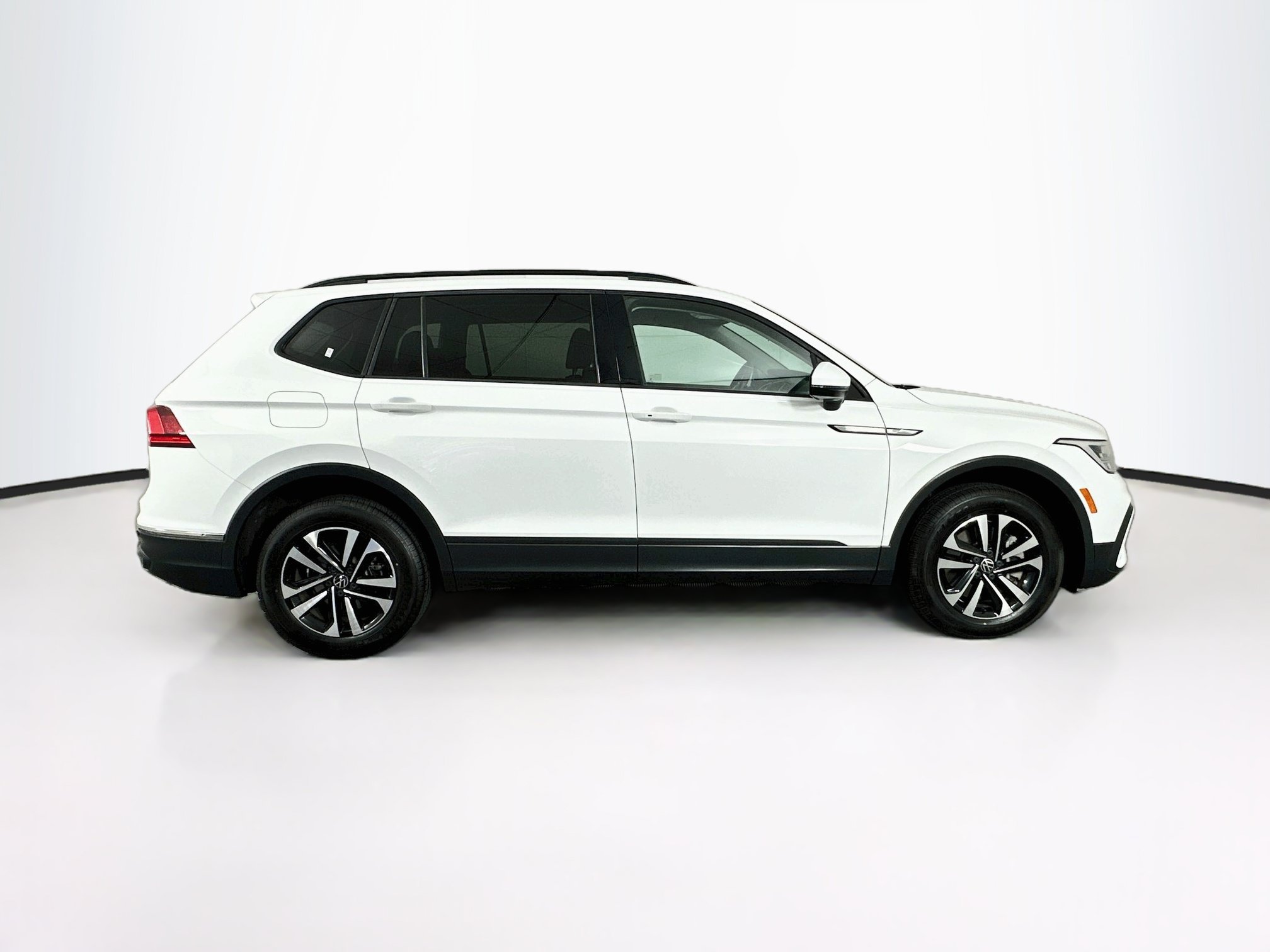 Used 2022 Volkswagen Tiguan S FWD image 10