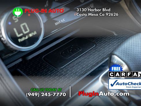 Used 2021 Jaguar F-PACE SVR image 33