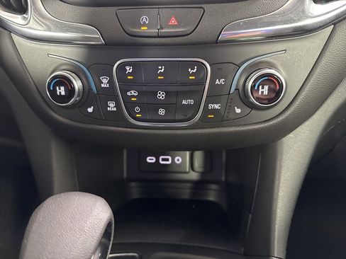 Used 2024 Chevrolet Equinox LT image 24