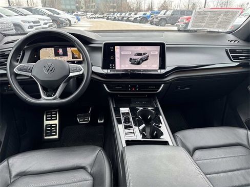 Used 2024 Volkswagen Atlas Cross Sport SEL R-Line image 15