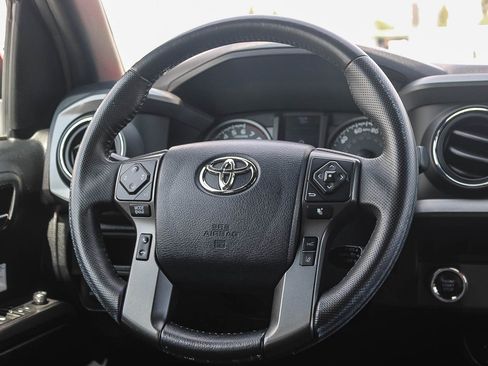Used 2018 Toyota Tacoma TRD Off-Road RWD image 16