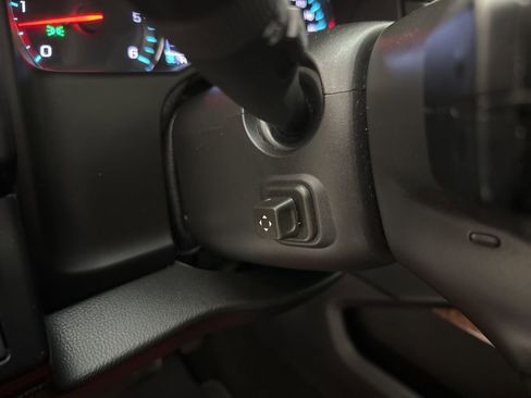 Used 2018 Chevrolet Tahoe Premier image 30