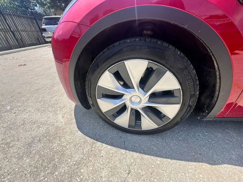 Used 2021 Tesla Model Y Long Range AWD/4WD image 7