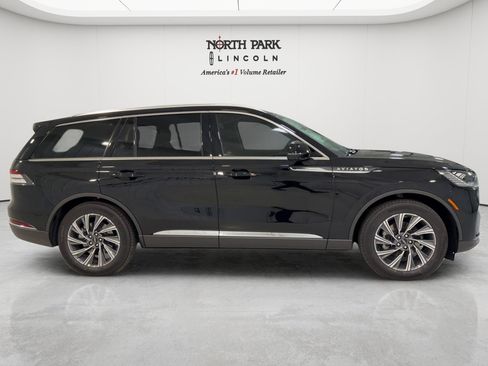 New 2026 Lincoln Aviator 2WD image 6