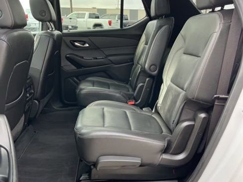 Used 2022 Chevrolet Traverse LT w/ LT Premium Package AWD/4WD image 33