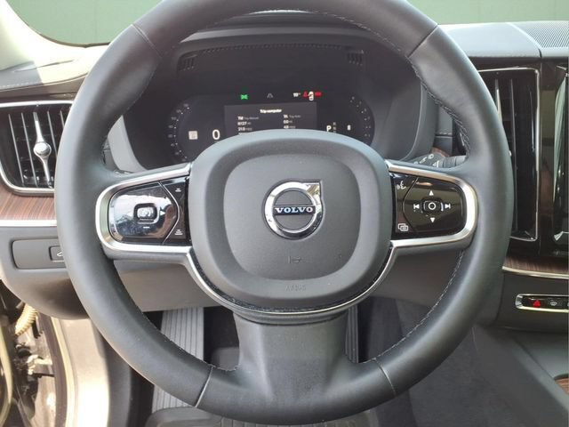 Used 2023 Volvo XC60 B6 Ultimate w/ Protection Package Premier AWD/4WD image 18