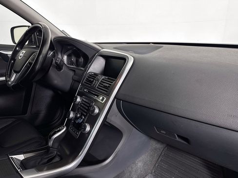 Used 2016 Volvo XC60 T5 Platinum w/ Protection Package image 29