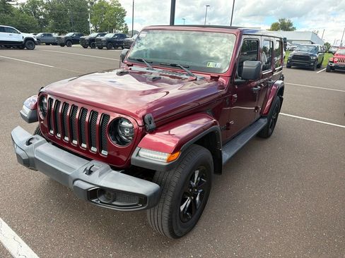 Used 2021 Jeep Wrangler Unlimited Sahara AWD/4WD image 4