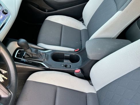 Used 2026 Toyota Corolla LE FWD image 27