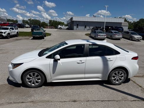 Used 2023 Toyota Corolla LE w/ Carpet Mat Package (TMS) FWD image 1