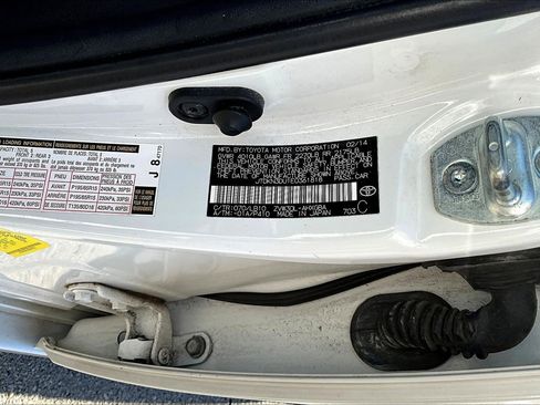 Used 2014 Toyota Prius Four image 17