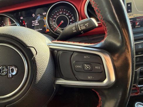 Used 2022 Jeep Gladiator Rubicon w/ Safety Group image 13