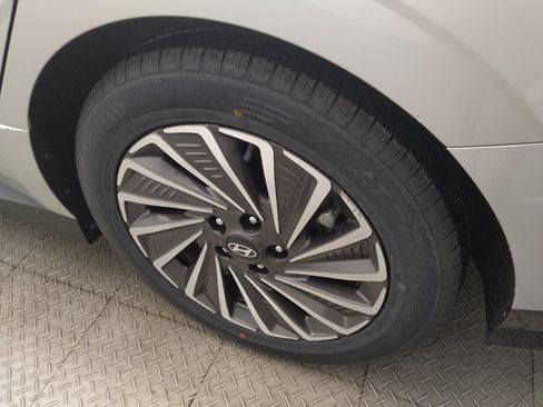 Used 2025 Hyundai Sonata SEL FWD image 31