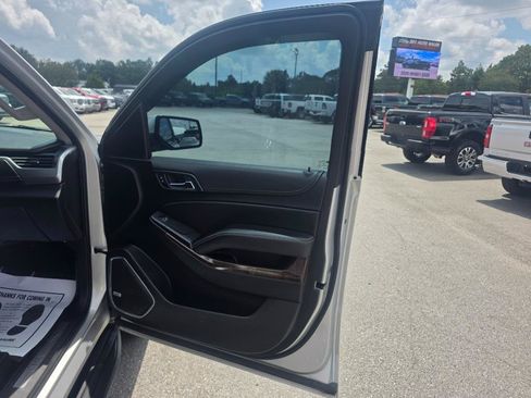 Used 2018 Chevrolet Suburban LT AWD/4WD image 12