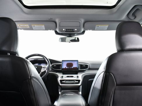 Used 2023 Ford Explorer XLT w/ Equipment Group 202A image 17