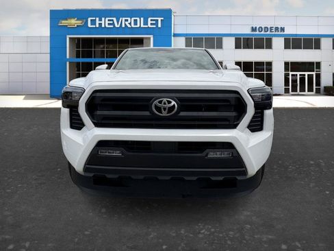 Used 2024 Toyota Tacoma SR5 AWD/4WD image 6