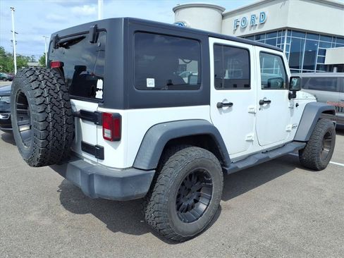 Used 2017 Jeep Wrangler Unlimited Sport w/ Quick Order Package 24S AWD/4WD image 4