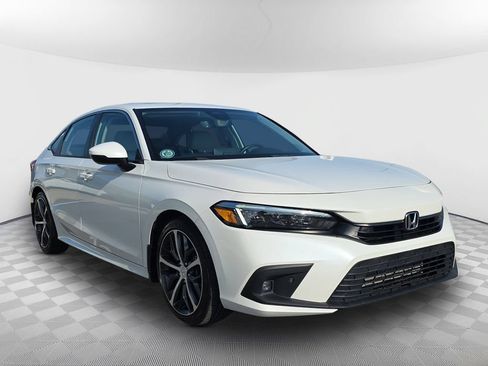 Used 2024 Honda Civic Touring image 2