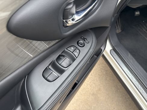 Used 2015 Nissan Murano Platinum w/ Platinum Technology Package AWD/4WD image 17