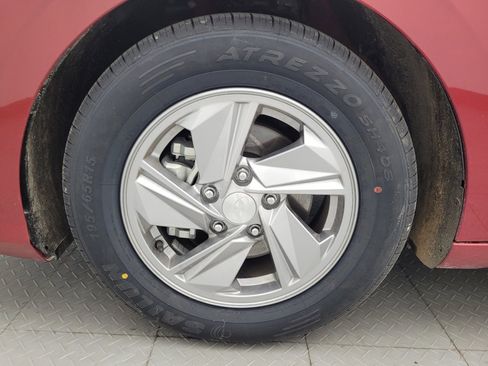 Used 2025 Hyundai Elantra SE w/ Cargo Package FWD image 31