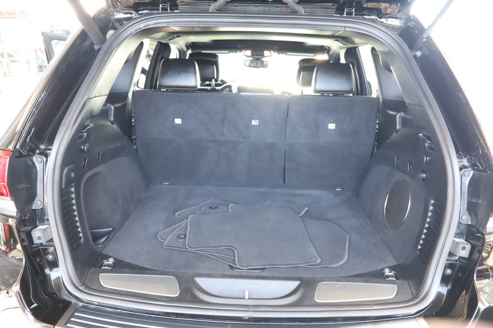 Used 2021 Jeep Grand Cherokee Trailhawk AWD/4WD image 39