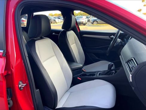 Used 2020 Volkswagen Jetta R-Line image 8