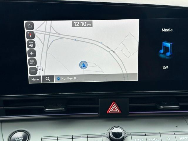 Used 2025 Hyundai Elantra Limited FWD image 21
