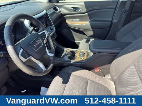 Used 2023 GMC Acadia SLE w/ Driver Convenience Package FWD image 9