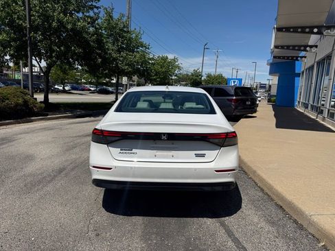 Used 2023 Honda Accord Touring image 10