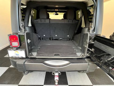 Used 2017 Jeep Wrangler Unlimited Sport image 24