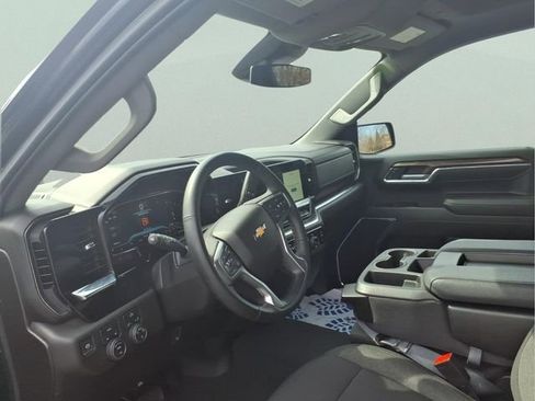 Used 2024 Chevrolet Silverado 1500 LT image 11