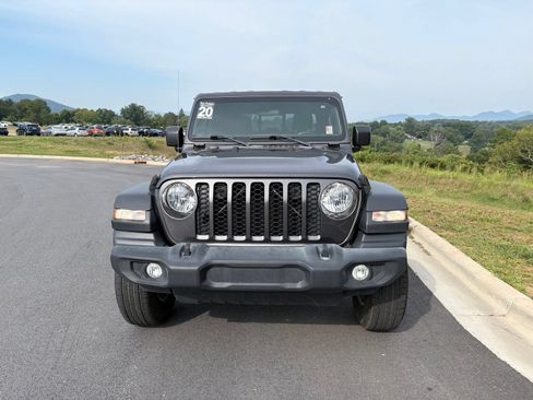 Used 2020 Jeep Gladiator Sport w/ Quick Order Package 24S AWD/4WD image 2