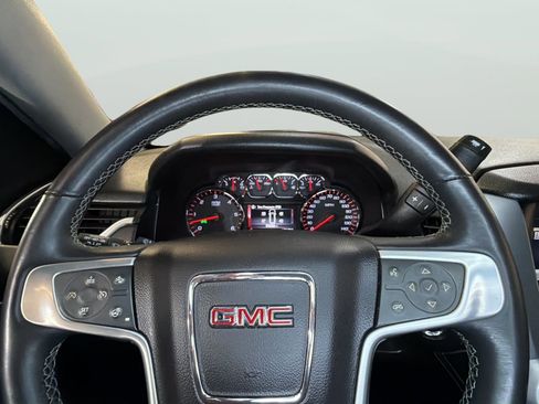 Used 2015 GMC Yukon SLT RWD image 30